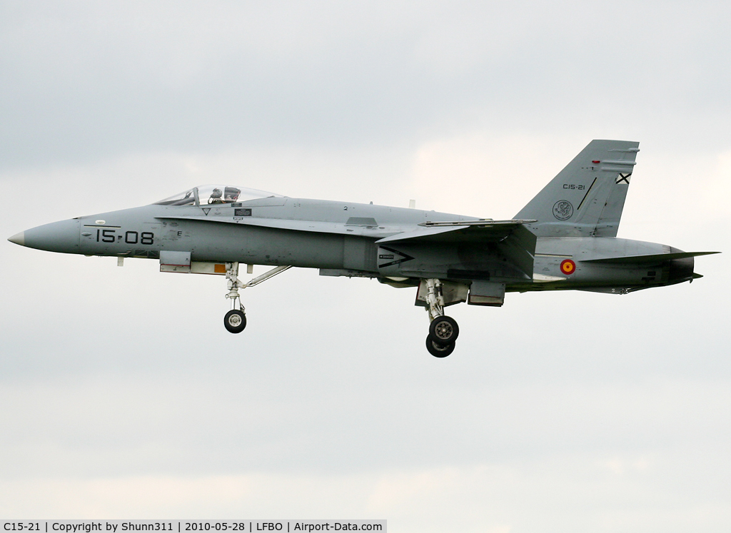 C15-21, McDonnell Douglas EF-18A Hornet C/N 0565/A472, Landing rwy 32R after demo @ LFBR for Air Expo Airshow 2010