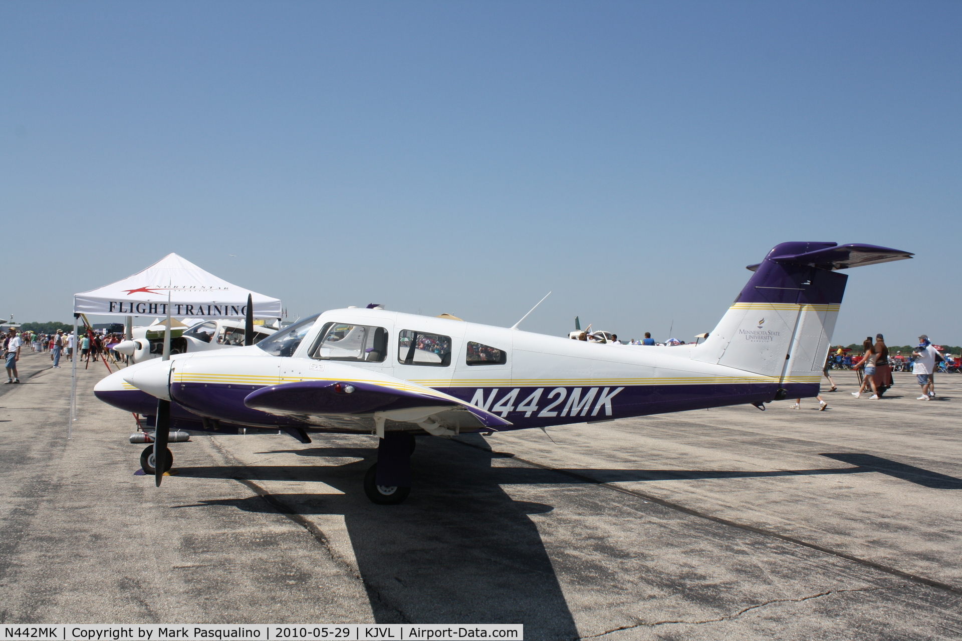 N442MK, Piper PA-44-180 Seminole C/N 44-7995301, Piper PA-44-180