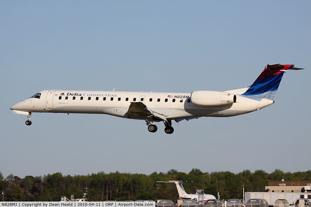 N828MJ, 2000 Embraer EMB-145LR C/N 145218, Delta Connection (Freedom Airlines) N828MJ landing RWY 5.