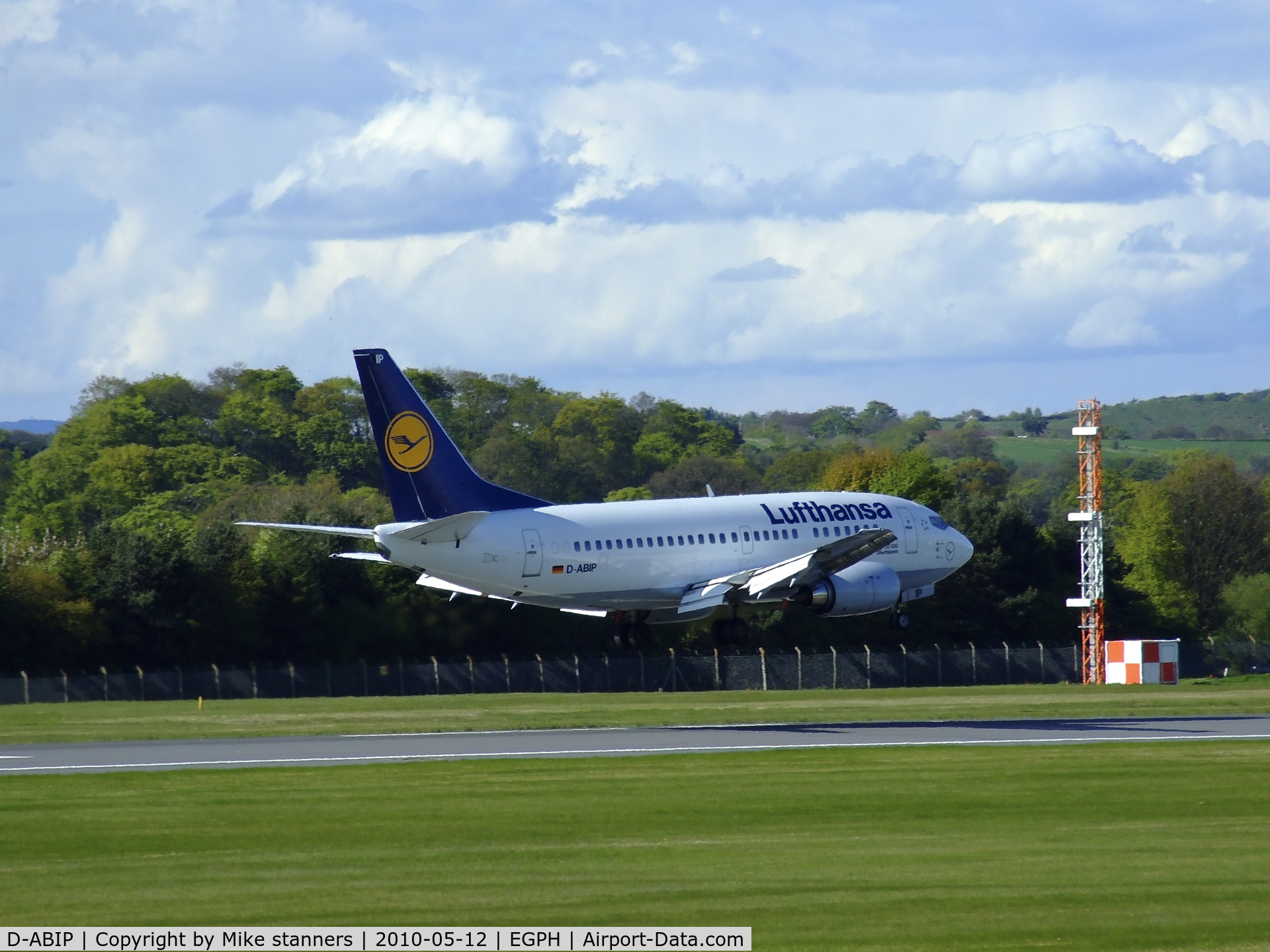 D-ABIP, 1991 Boeing 737-530 C/N 24940, Lufthansa Boeing 737-530 landing on runway 06