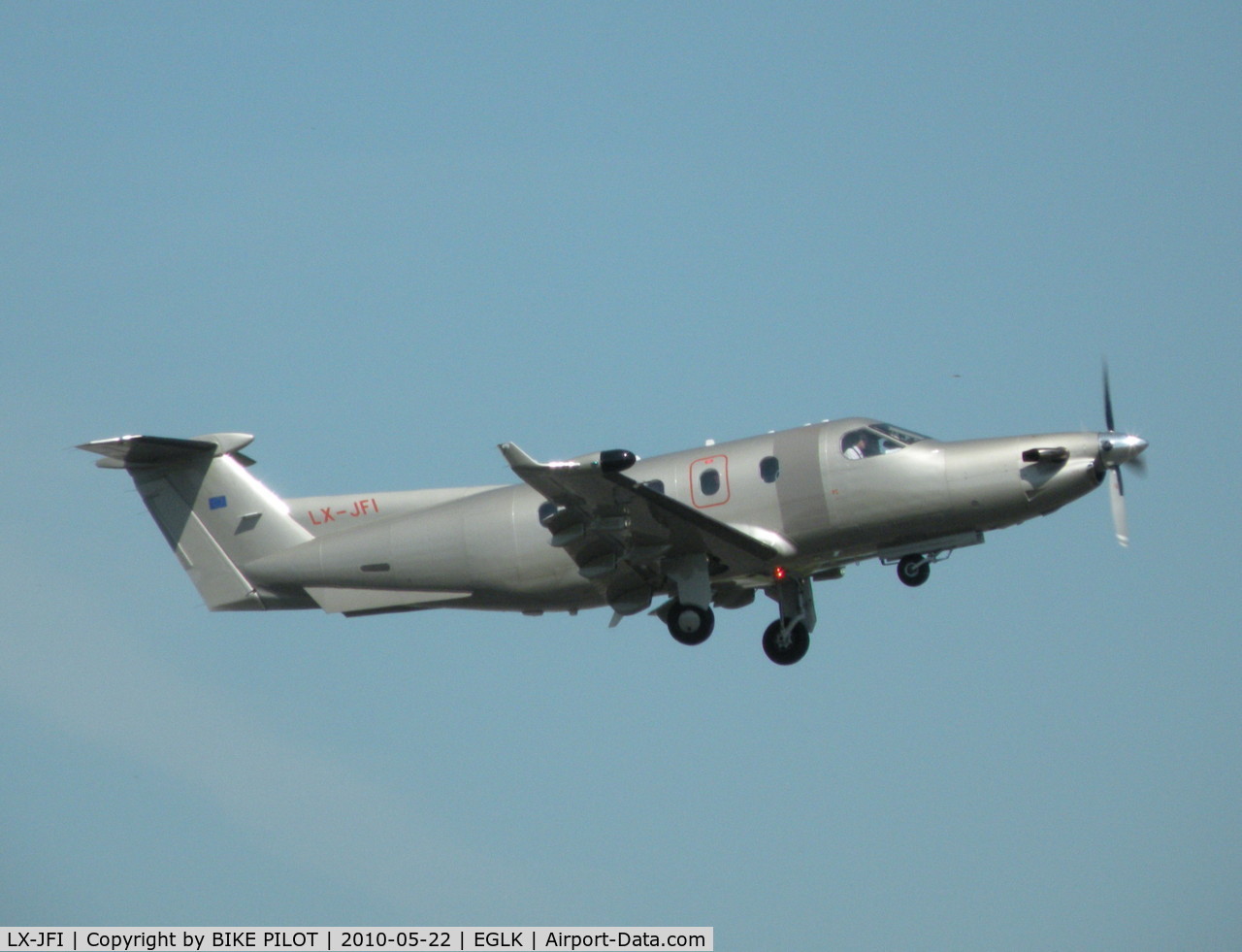 LX-JFI, 2004 Pilatus PC-12/45 C/N 574, CLIMBOUT RWY 07