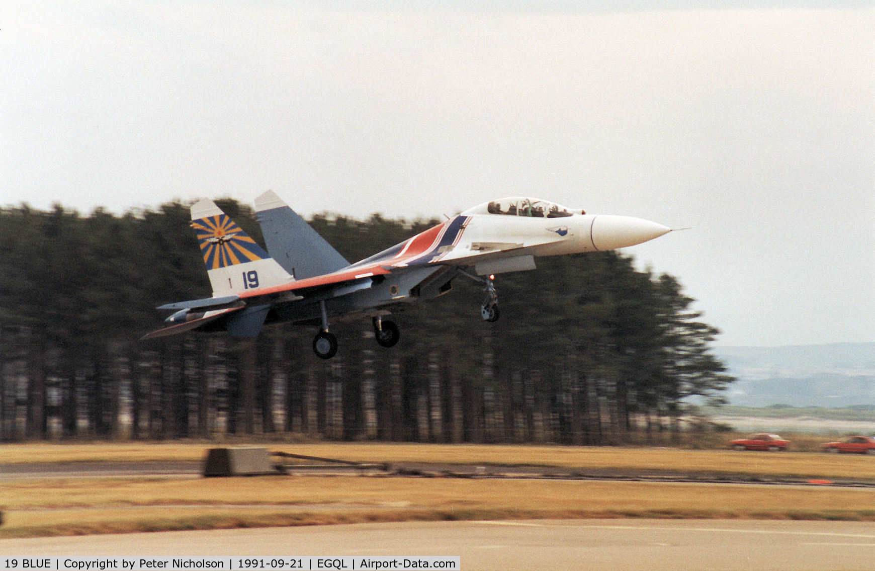 19 BLUE, Sukhoi Su-27UB C/N 1040807, Flanker C of the Russian Knights display  team landing at the 1991 RAF Leuchars Airshow.