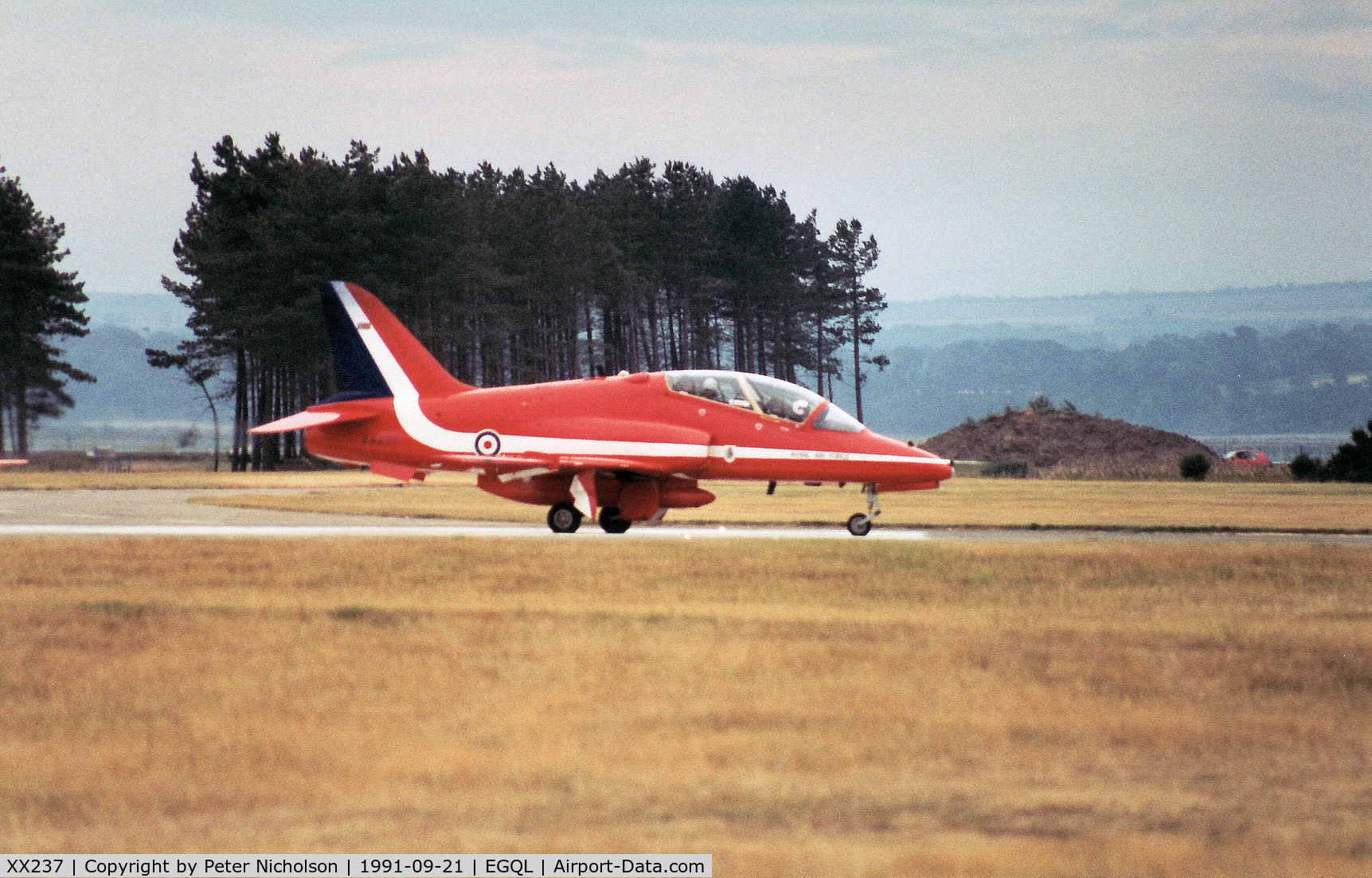XX237, 1978 Hawker Siddeley Hawk T.1A C/N 073/312073, Hawk T.1A of the Red Arrows display team lining up for take-off at the 1991 RAF Leuchars Airshow.