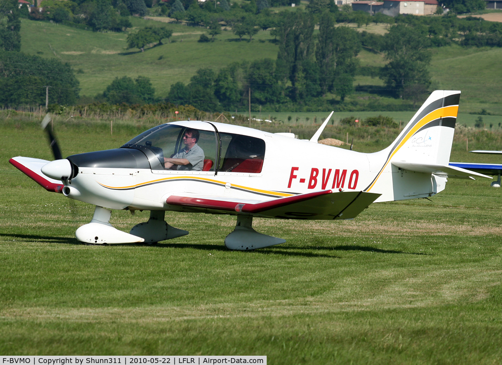 F-BVMO, Robin DR-400-125 C/N 977, Taxiing to the Airclub...