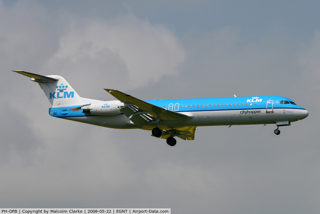 PH-OFB, 1989 Fokker 100 (F-28-0100) C/N 11247, Fokker 100 (F-28-0100) on short final to 07 at Newcastle Airport in 2008.