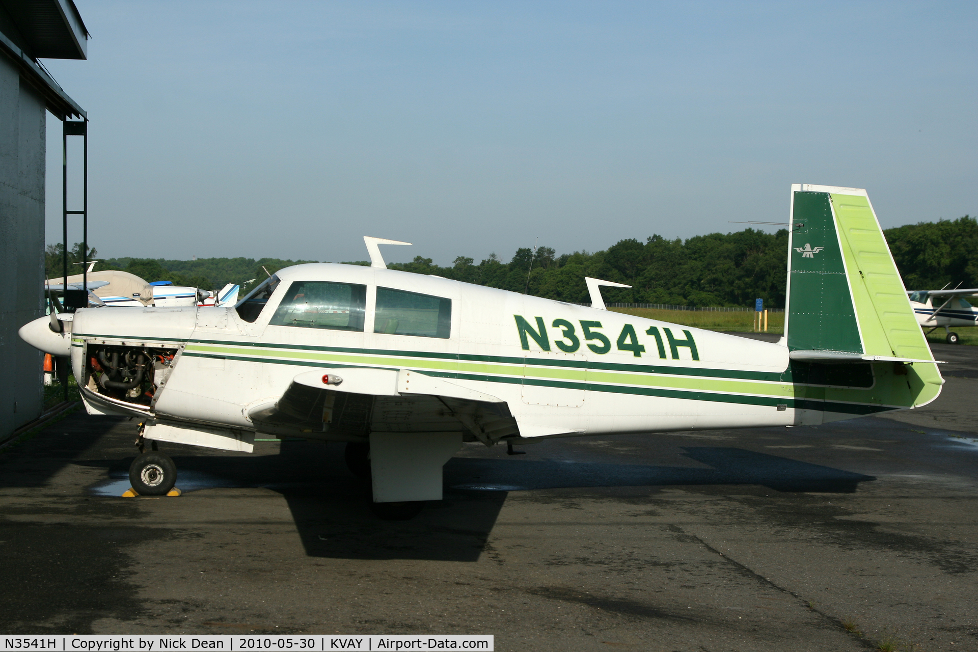 N3541H, 1976 Mooney M20C Ranger C/N 20-1228, KVAY