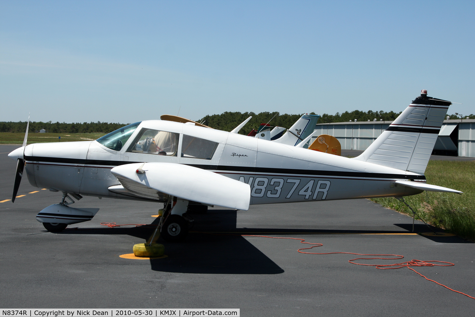 N8374R, 1966 Piper PA-28-140 C/N 28-22251, KMJX