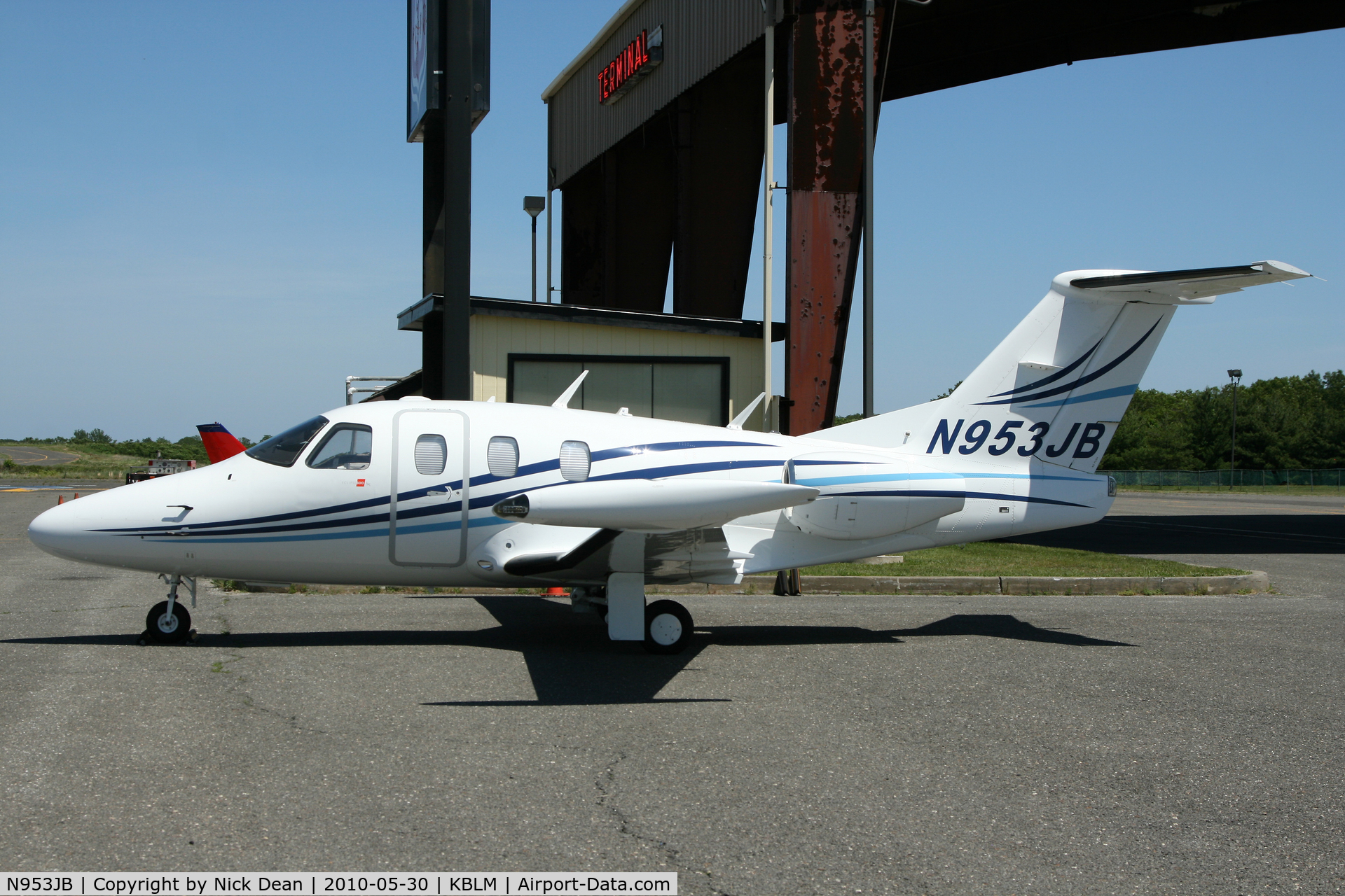 N953JB, 2008 Eclipse Aviation Corp EA500 C/N 000126, KBLM