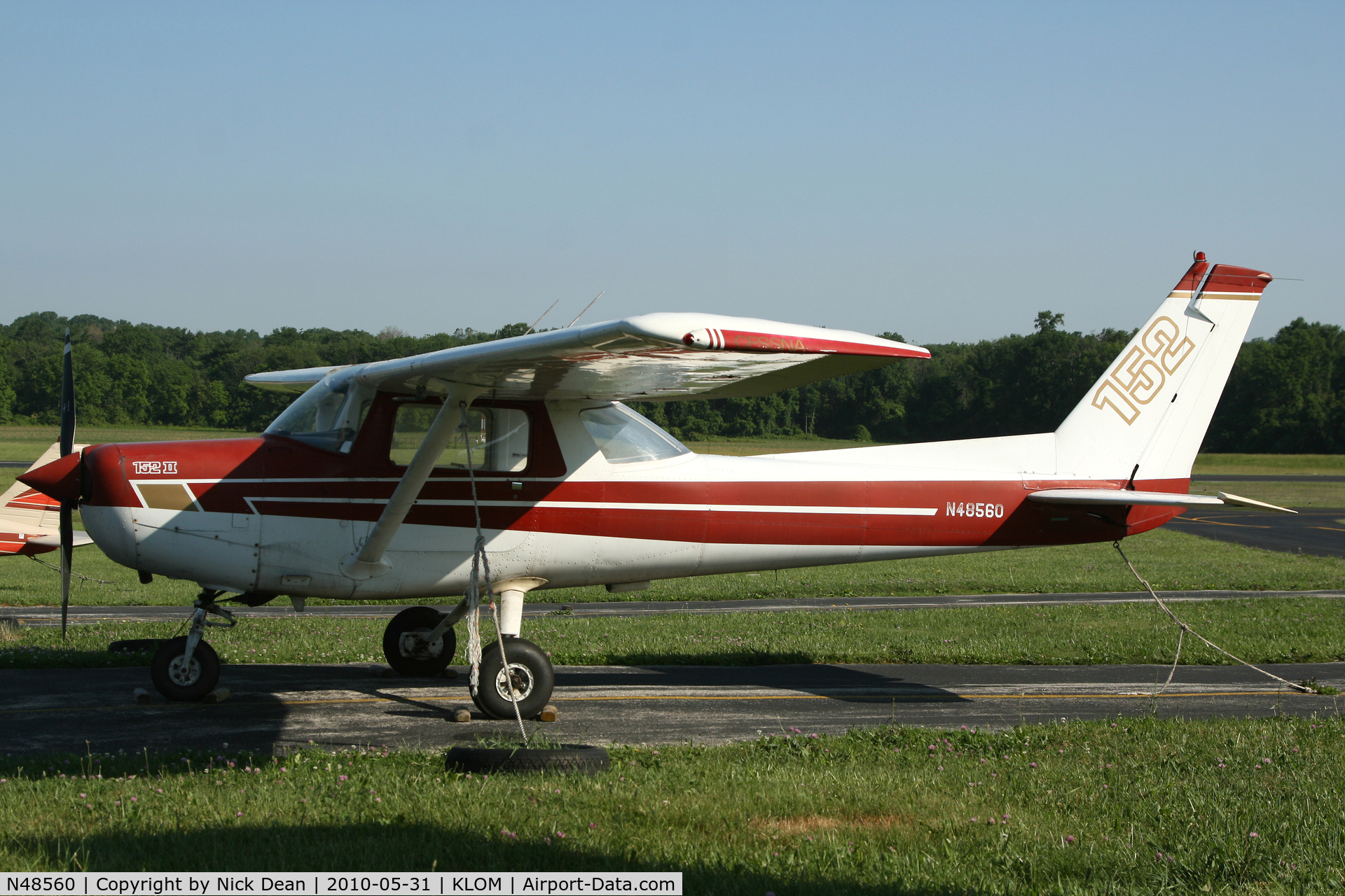 N48560, 1977 Cessna 152 C/N 15280917, KLOM