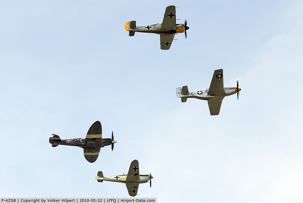 F-AZSB, 1944 North American P-51D Mustang C/N 122-40967, what a formation!
