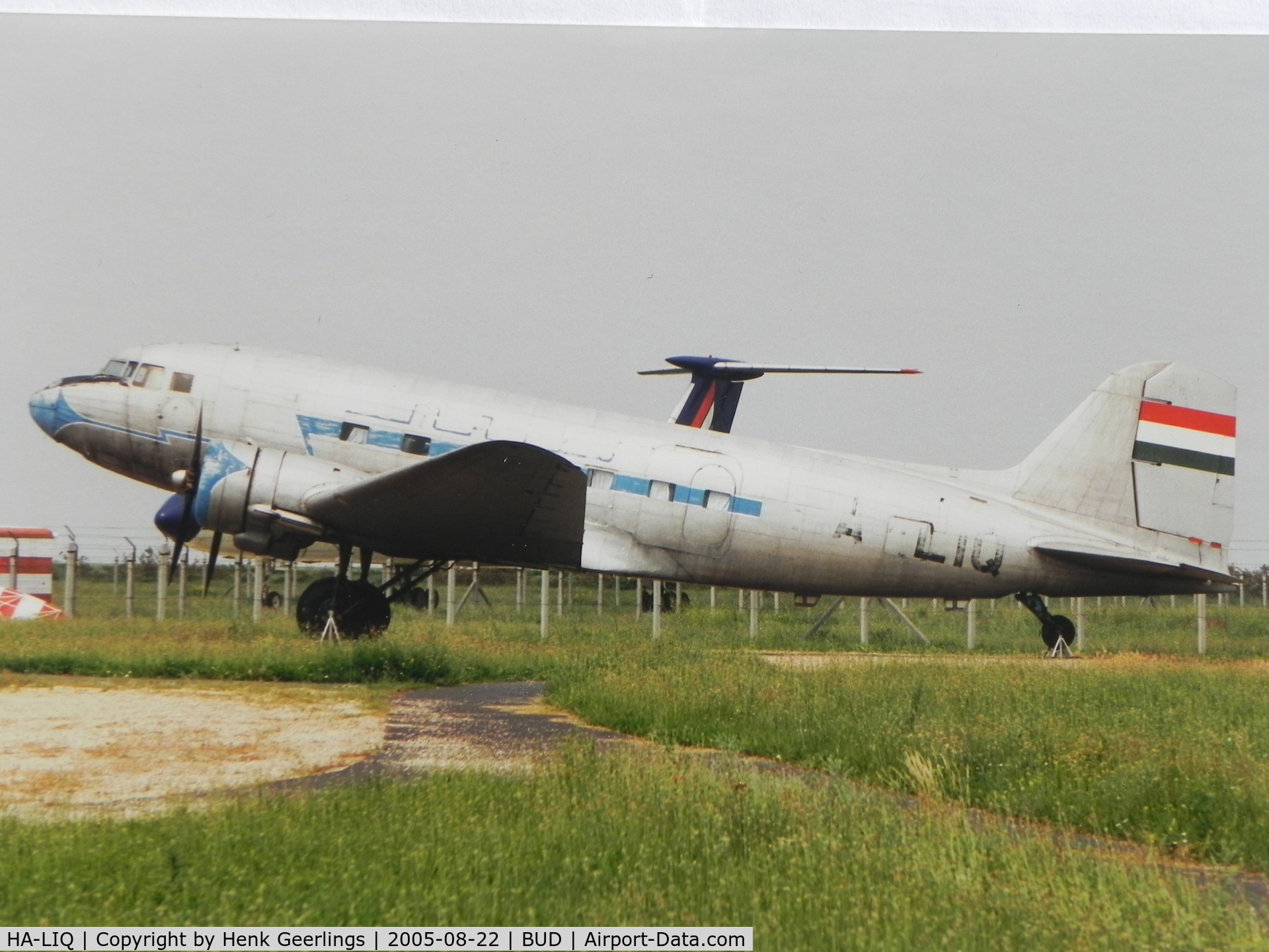 HA-LIQ, 1952 Lisunov Li-2 C/N 23441206, Ferihegy Airport Museum, Budapest

Scan from photo taken in Aug 2005