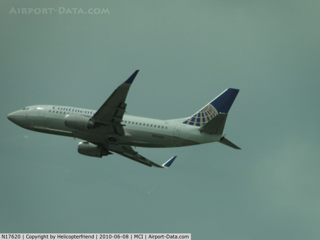 N17620, 1994 Boeing 737-524 C/N 27333, Cleared runway 19R