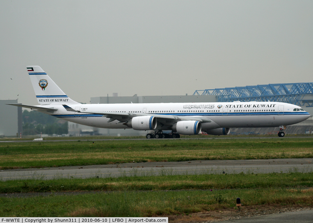 F-WWTE, 2001 Airbus A340-541 C/N 394, C/n 1091 - Now with complete livery...