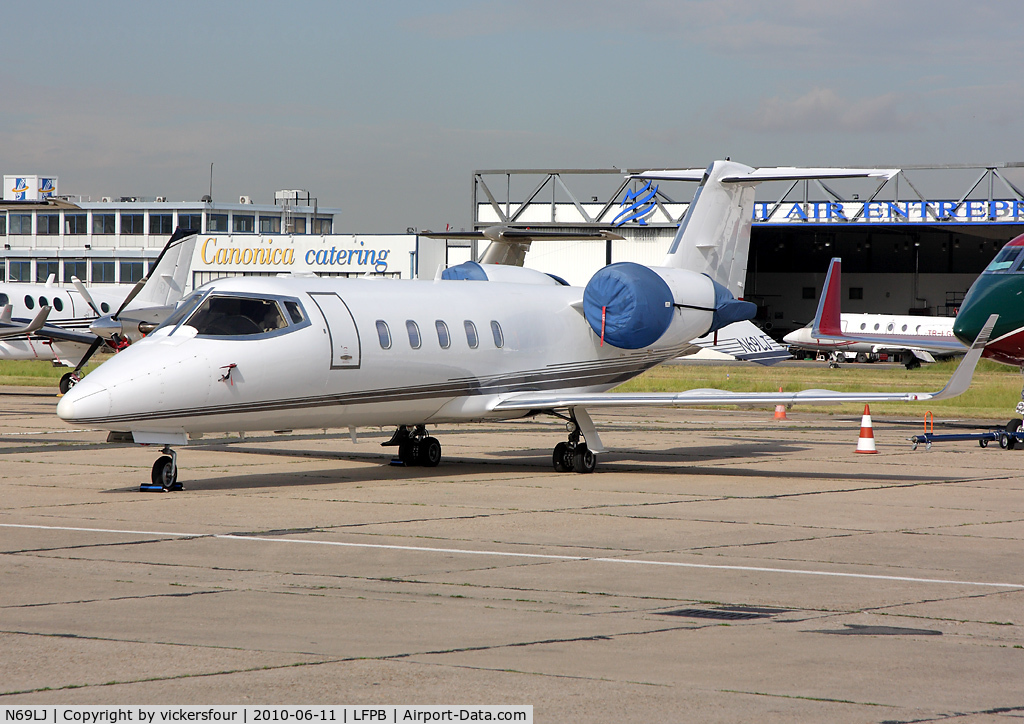N69LJ, 1994 Learjet 60 C/N 60-027, Privately operated.