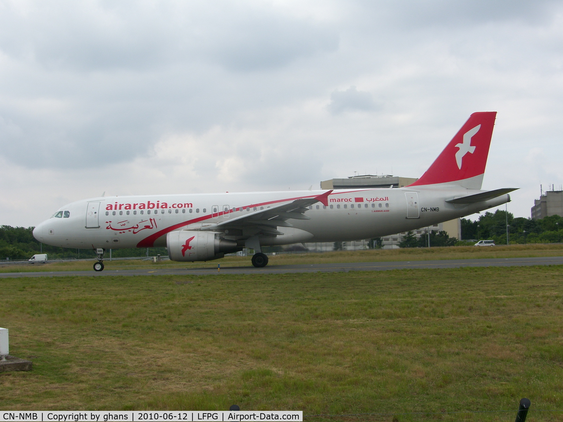CN-NMB, 2009 Airbus A320-214 C/N 3833, Air Arabia Maroc taxiing past the spottingplace