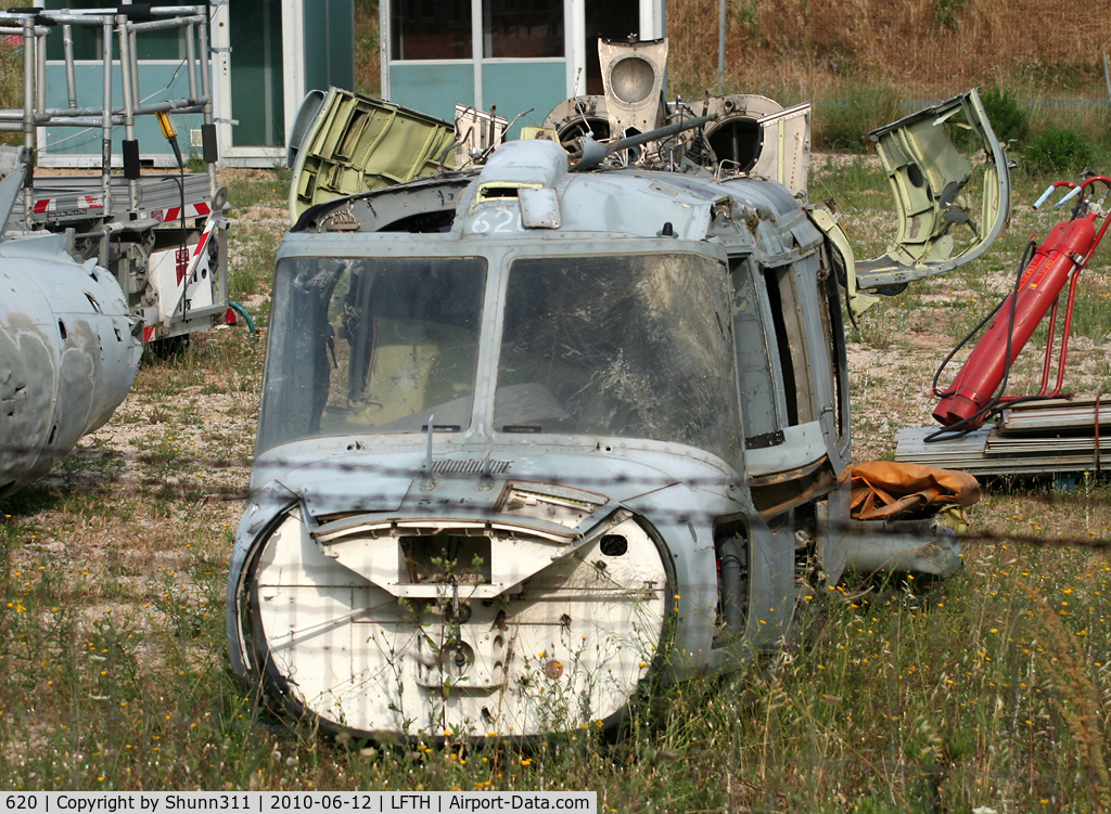 620, Westland Lynx HAS.2(FN) C/N 087, Dumped Lynx in the dumping area @ LFTH Navy Base...