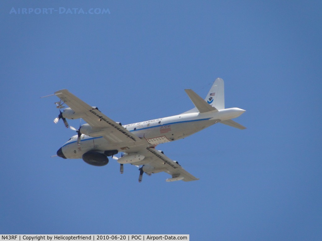 N43RF, Lockheed WP-3D Orion C/N 285A-5633, Passing over Brackett and headed westbound