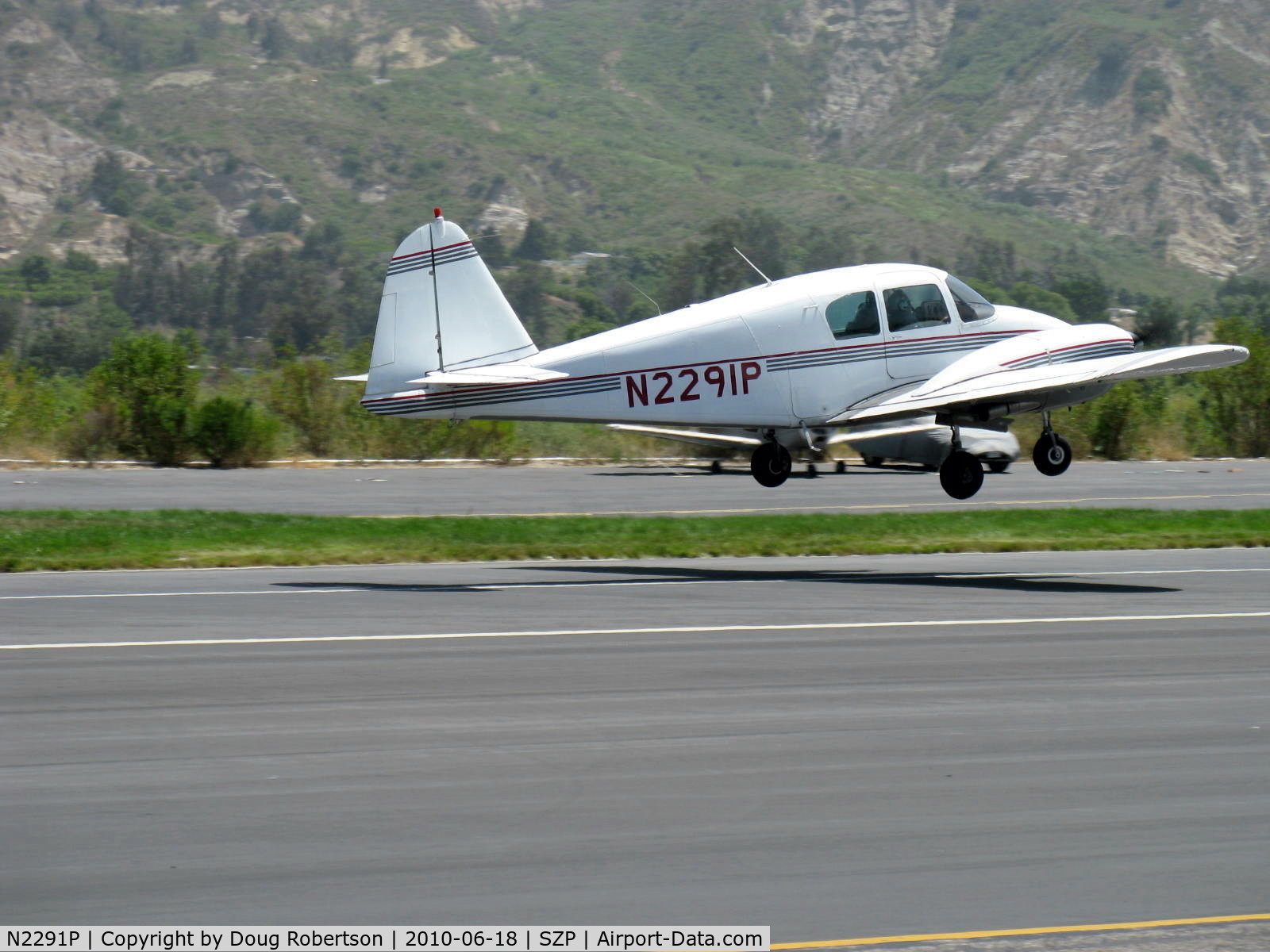 N2291P, 1957 Piper PA-23 Apache C/N 23-902, 1957 Piper PA-23-150 APACHE, two Lycoming O-320s 150 Hp each, takeoff climb Rwy 22