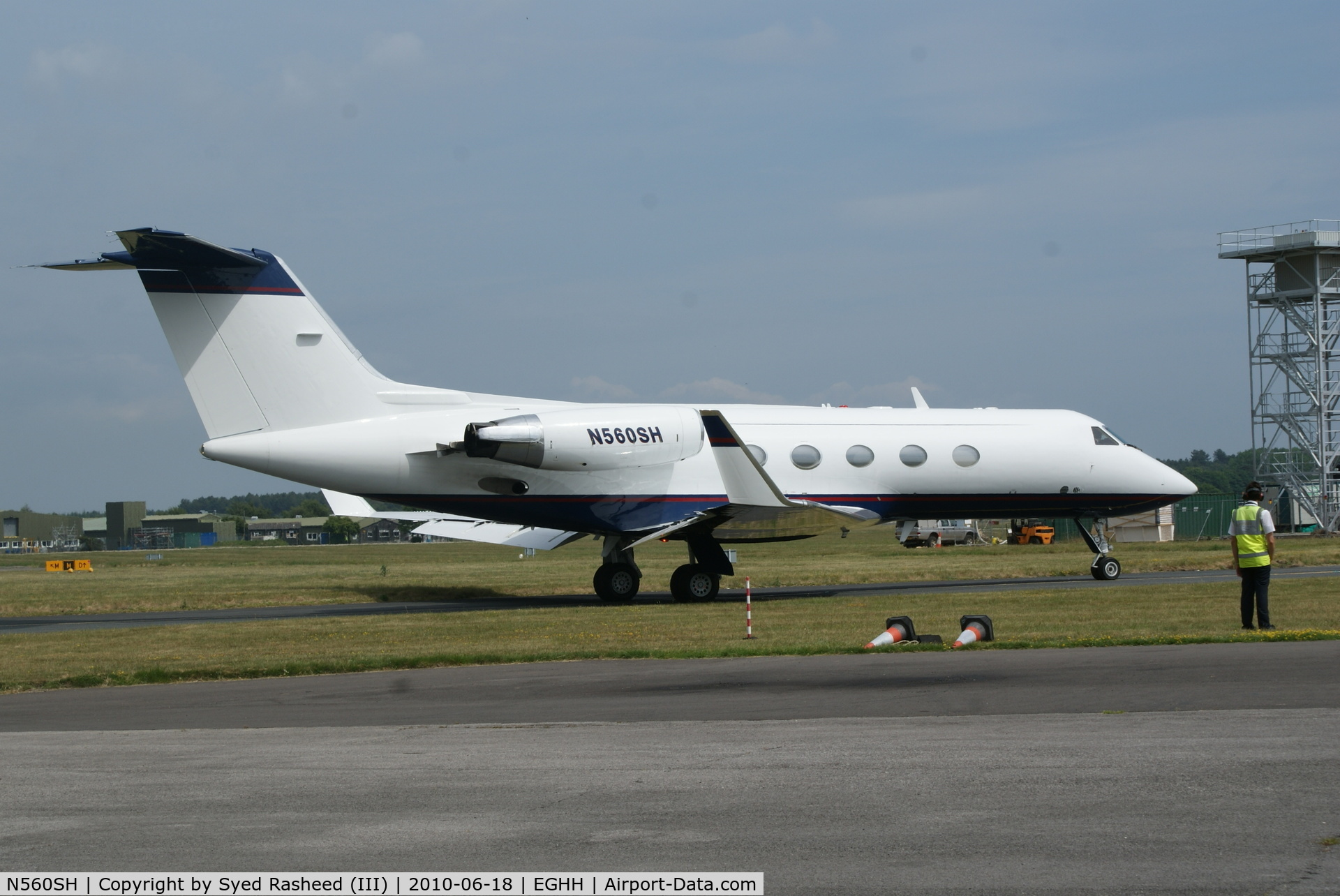 N560SH, 1983 Gulfstream Aerospace G-1159A Gulfstream III C/N 404, Taxing out for departure to Ireland