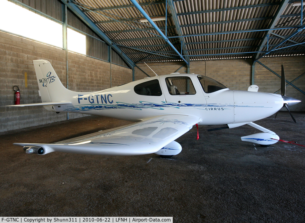 F-GTNC, 2006 Cirrus SR22 GTS C/N 1701, Hangared...