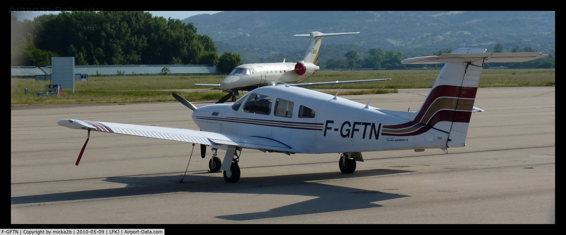 F-GFTN, Piper PA-28RT-201T Turbo Arrow IV C/N 28R-7931103, Parked.