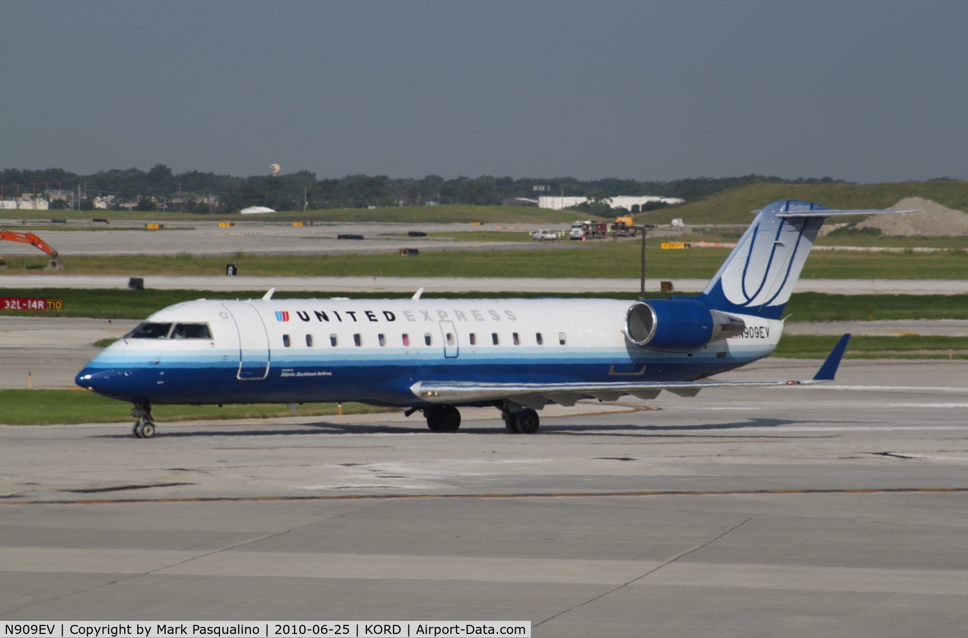 N909EV, 2002 Bombardier CRJ-200ER (CL-600-2B19) C/N 7658, CL-600-2B19