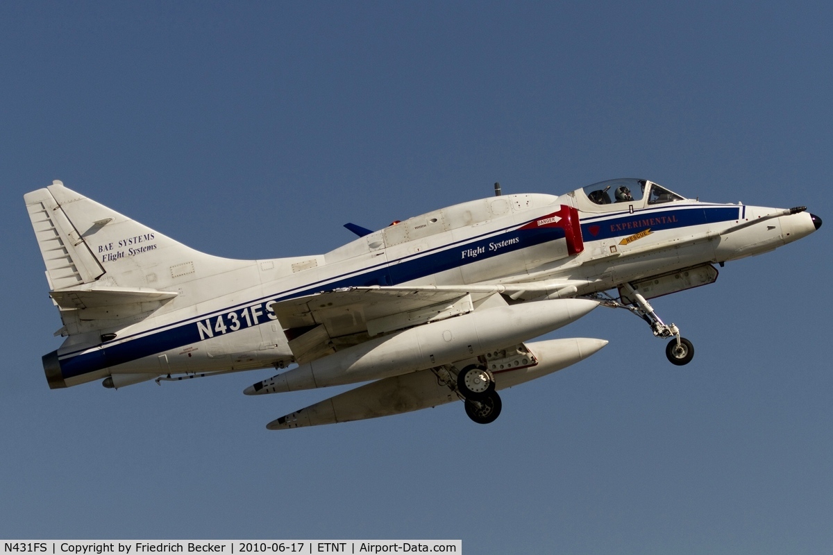N431FS, 1972 Douglas A-4N Skyhawk C/N 14504, departing for another training mission