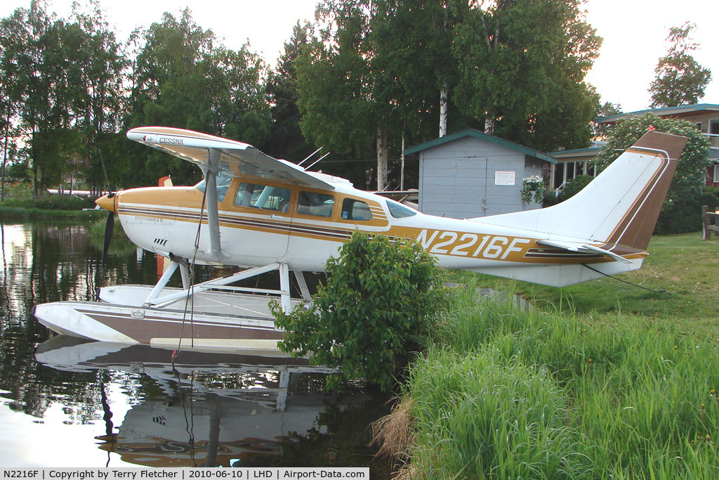 N2216F, 1982 Cessna U206G Stationair C/N U20606504, 1982 Cessna U206G, c/n: U20606504 on Lake Hood