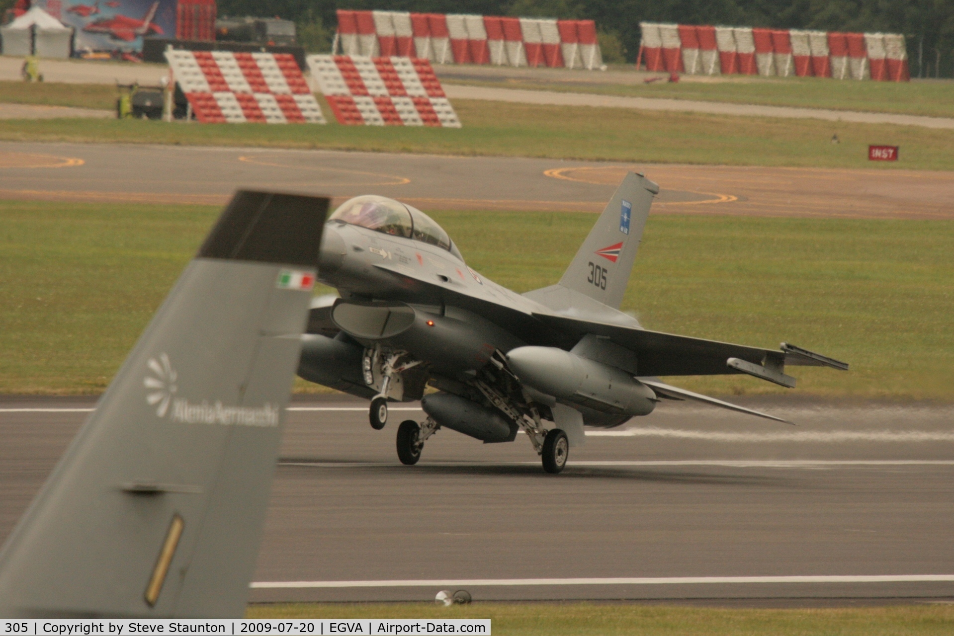 305, General Dynamics F-16BM Fighting Falcon C/N 6L-5, Taken at the Royal International Air Tattoo 2009