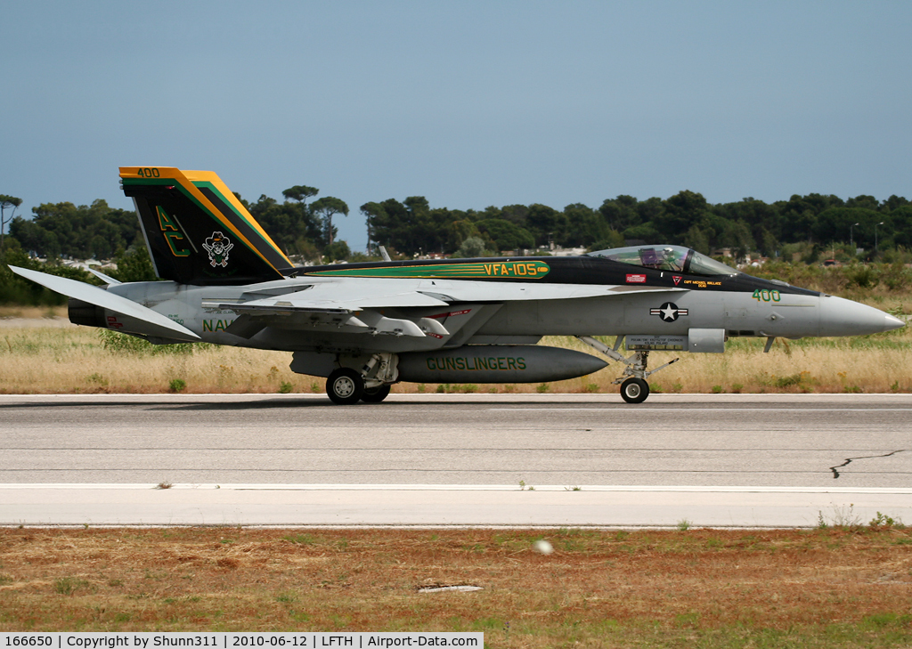 166650, Boeing F/A-18E Super Hornet C/N E113, Landing rwy 23 in special c/s... Coded as '400'