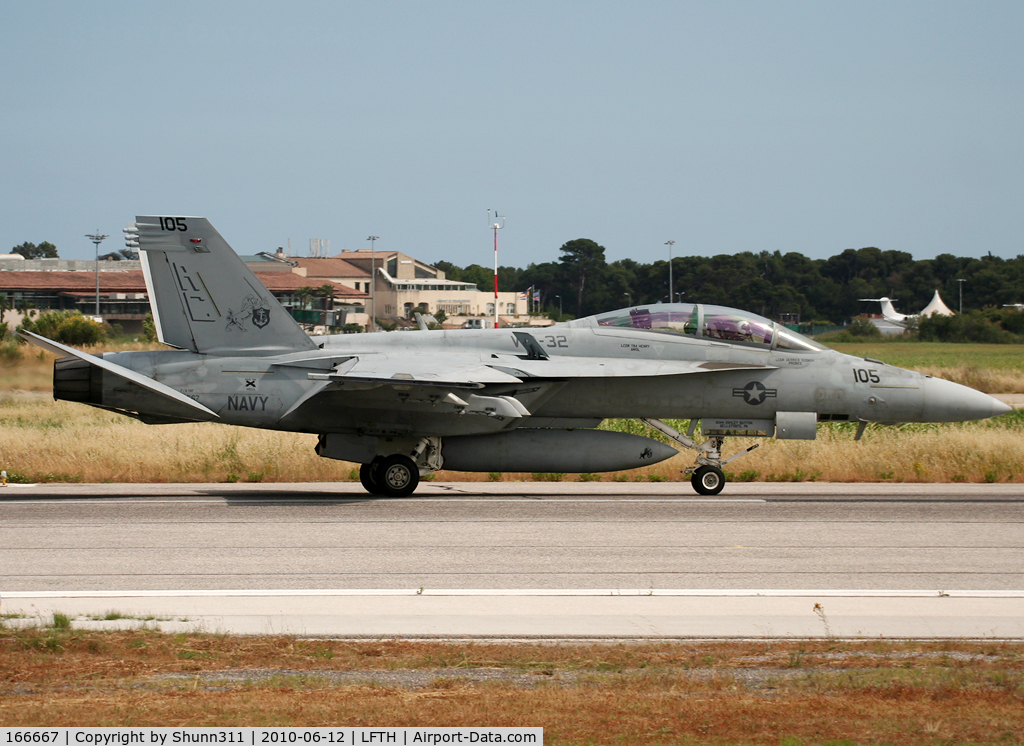 166667, Boeing F/A-18F Super Hornet C/N F145, Landing rwy 23... Coded as '105'