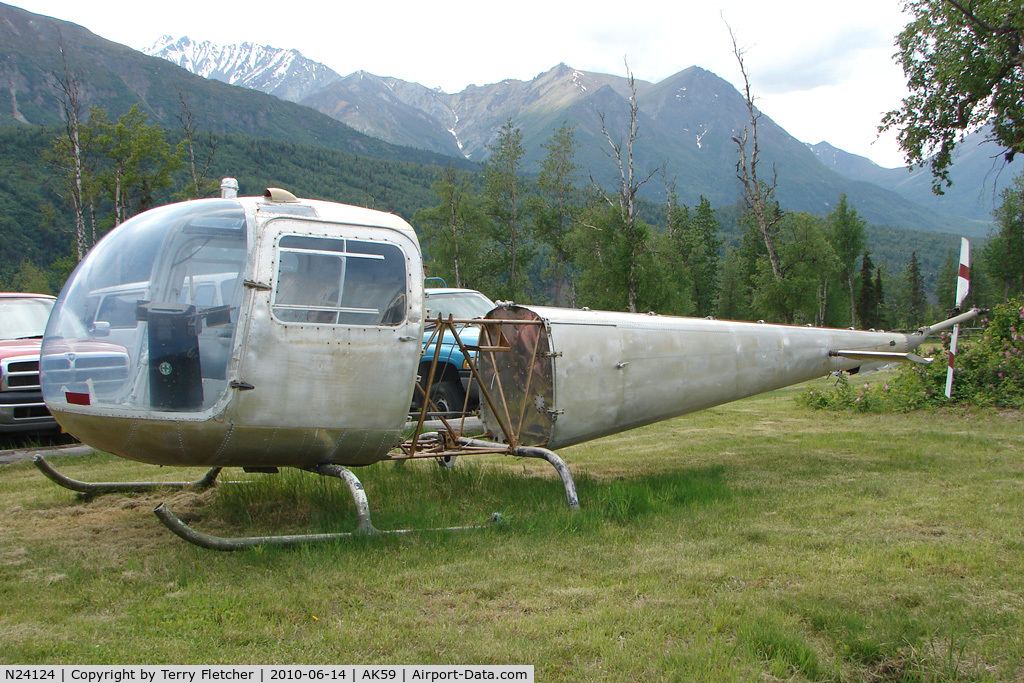 N24124, 1962 Bell 47J-2 Ranger C/N 1860, 1962 Bell 47J-2, c/n: 1860 - Bare Shell remains