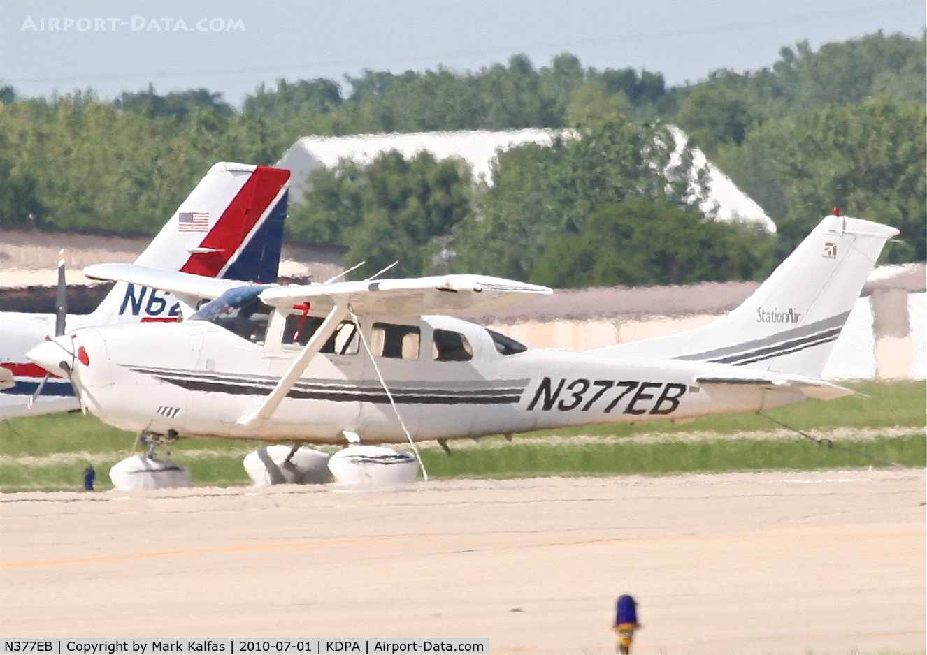N377EB, 2002 Cessna 206H Stationair C/N 20608182, Cessna 206H Stationair, N377EB on the ramp KDPA.