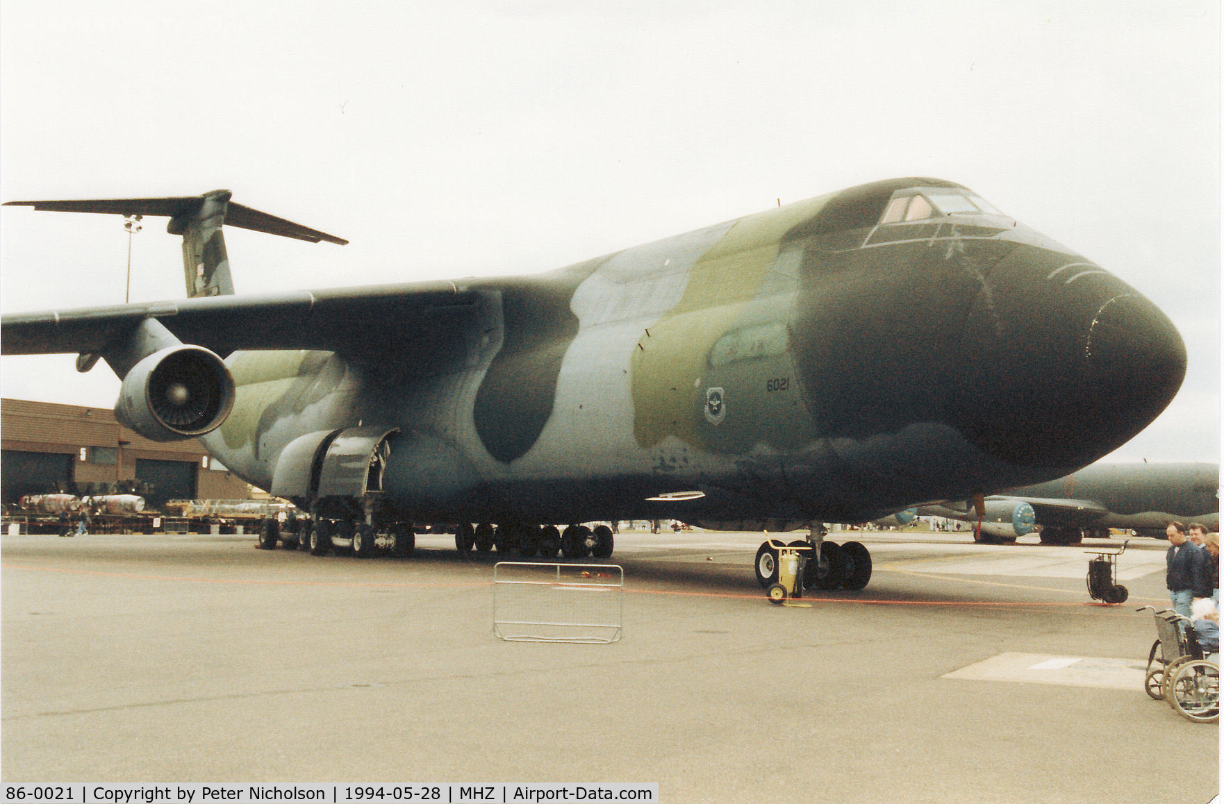 86-0021, Lockheed C-5(B)M Super Galaxy C/N 500-107, C-5B Galaxy of 60th Airlift Wing based at Travis AFB on display at the 1994 RAF Mildenhall Air Fete.