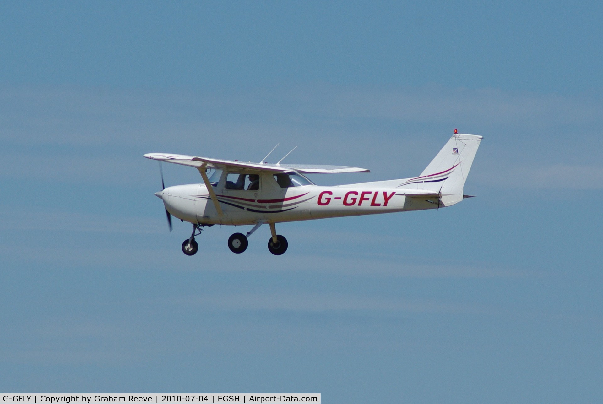 G-GFLY, 1972 Reims F150L C/N 0822, Landing at Norwich.