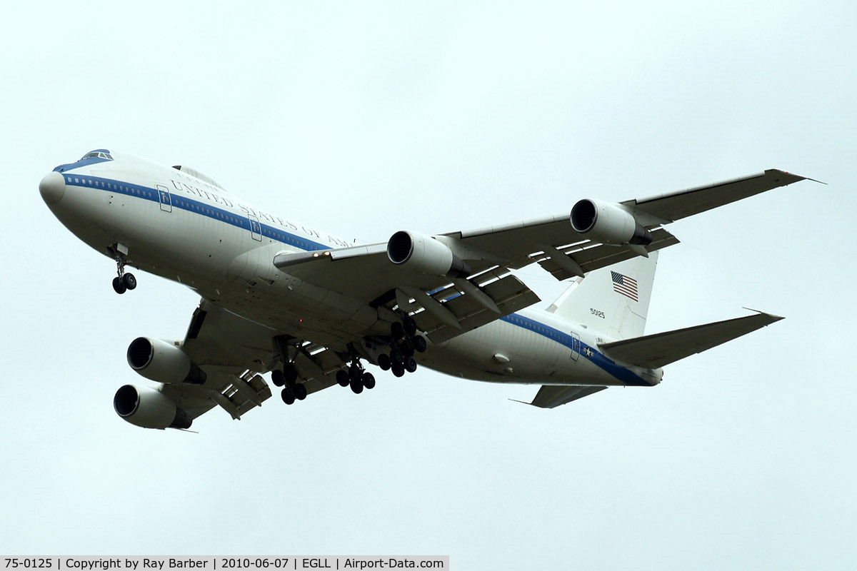 75-0125, 1975 Boeing E-4B C/N 20949, Seen arriving 27R 3 miles out.