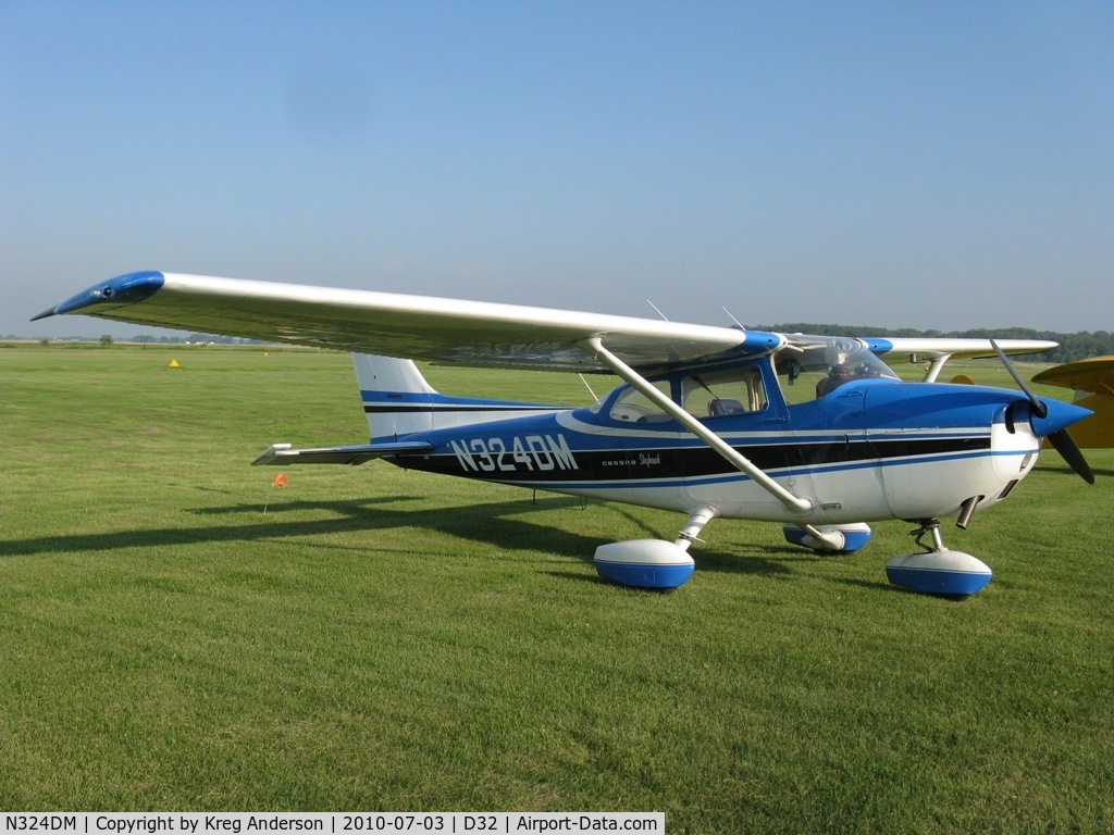 N324DM, 1972 Cessna 172L C/N 17260391, Starbuck Fly-in 2010
