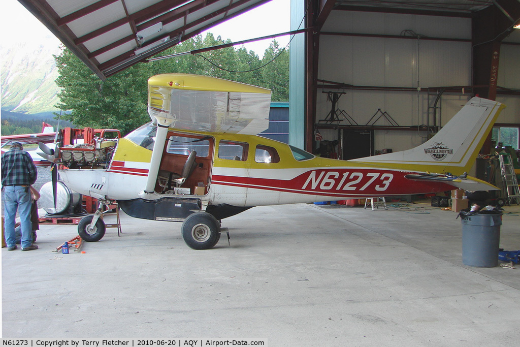 N61273, 1973 Cessna U206F Stationair C/N U20602067, 1973 Cessna U206F, c/n: U20602067 receiving maintenance at Girdwood AK