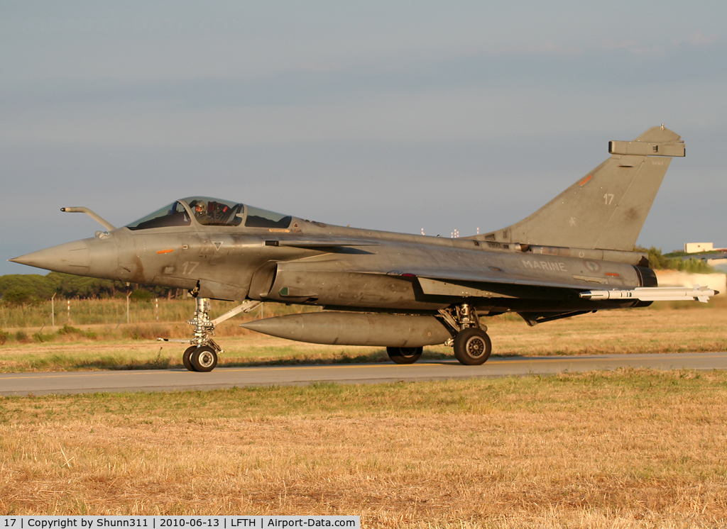 17, Dassault Rafale M C/N 17, Departing from LFTH Open Day 2010 at the end of the day...