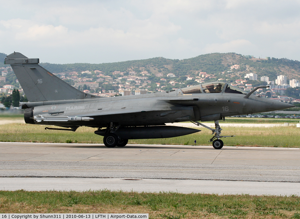 16, Dassault Rafale M C/N 16, Used as a demo during LFTH Open Day 2010...