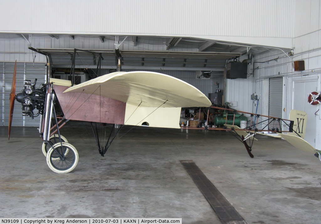 N39109, 2009 Bleriot XI Replica C/N AB3, American Barnstormers Tour 2010