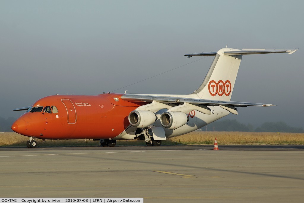 OO-TAE, 1990 British Aerospace BAe-146-300QT Quiet Trader C/N E3182, Taxiing.