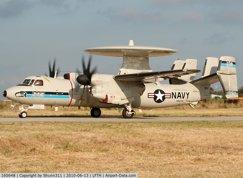 165648, Northrop Grumman E-2C Hawkeye 2000 C/N A179, Taxiing holding point rwy 23 on departing after static display during LFTH Open Day 2010...