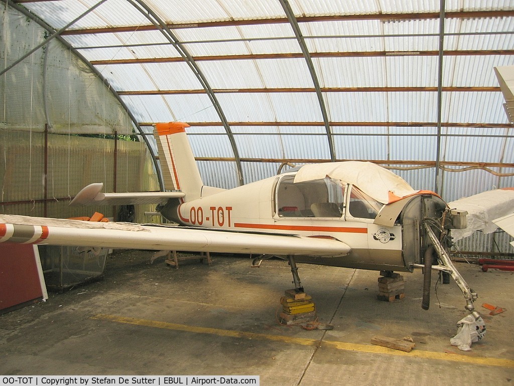 OO-TOT, Socata MS-880B Rallye Club C/N 1226, In the hangar of Aeroclub Brugge.