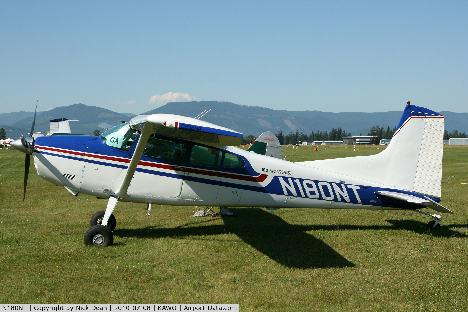 N180NT, 1977 Cessna 180K Skywagon C/N 18052813, KAWO