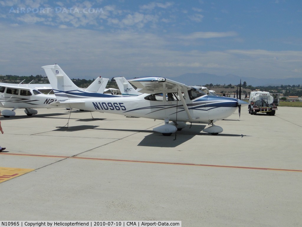 N10965, 2007 Cessna 182T Skylane C/N 18281976, Parked and tied down by cafe