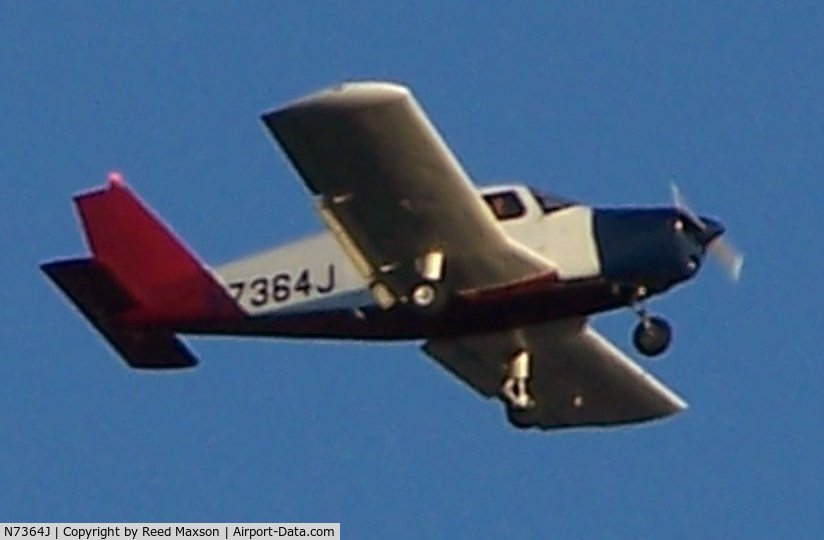 N7364J, 1968 Piper PA-28-140 Cherokee C/N 28-24718, On base for 16 EDU (0o5)
