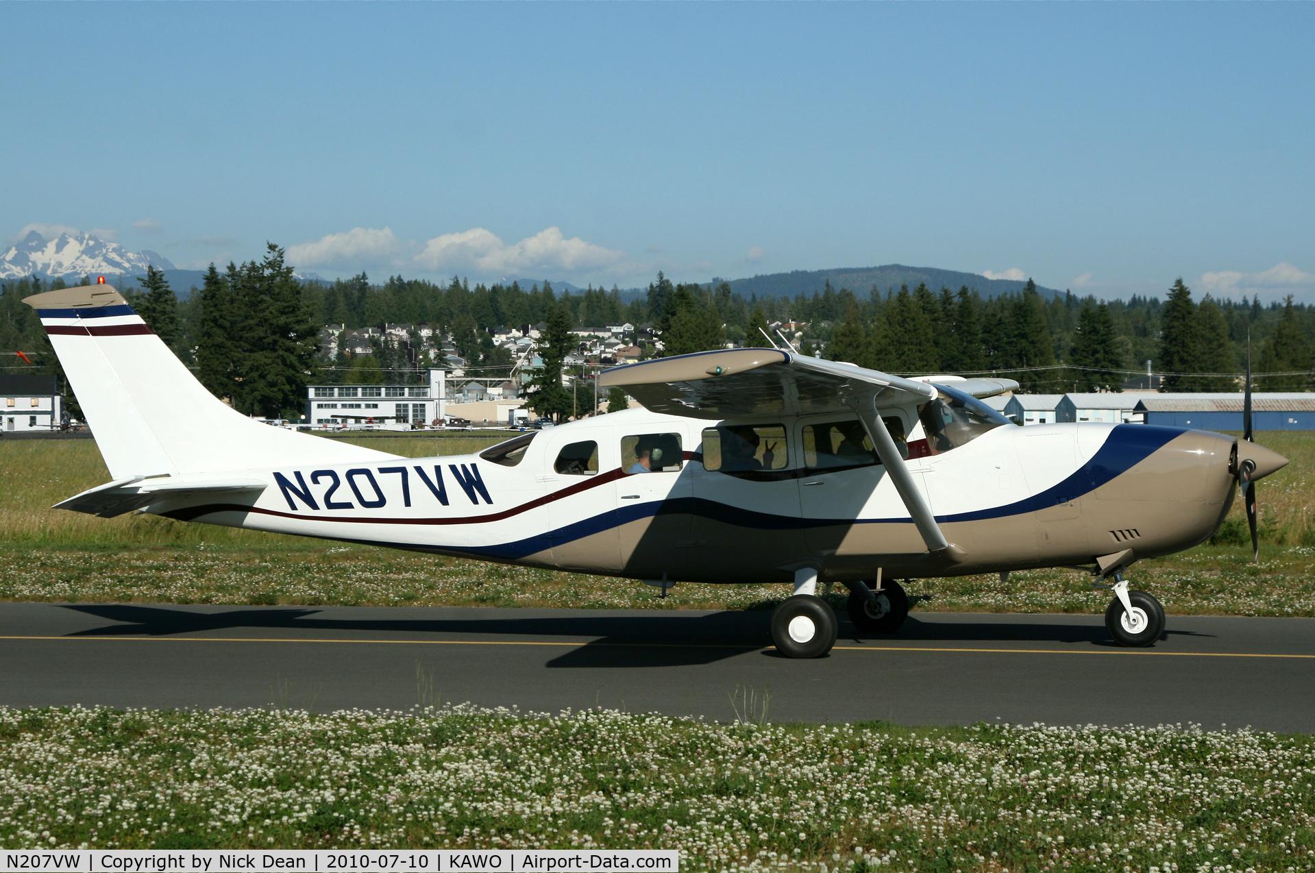 N207VW, 1975 Cessna 207 C/N 20700311, KAWO