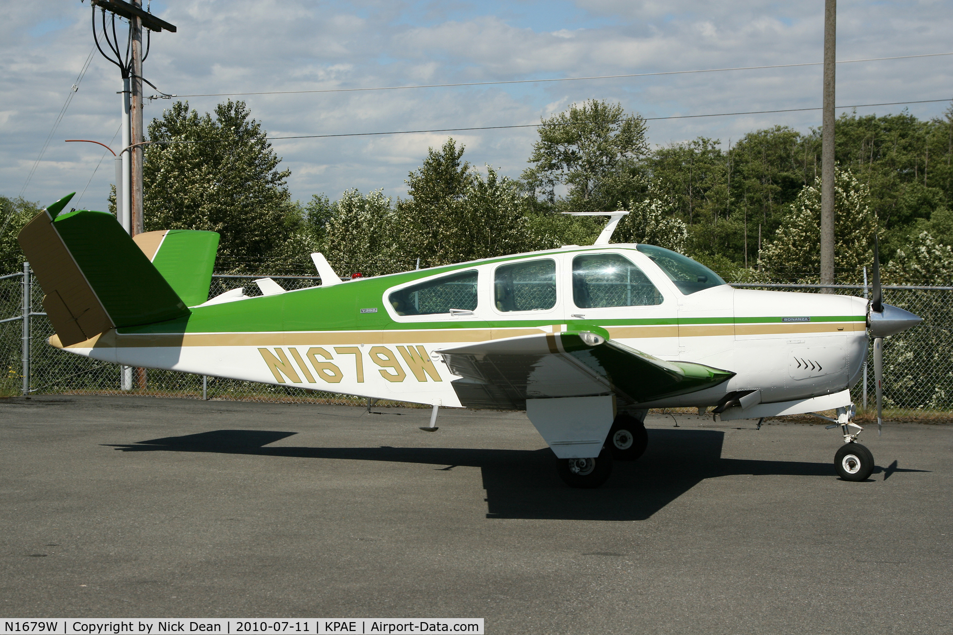 N1679W, 1972 Beech V35B Bonanza C/N D-9384, KPAE