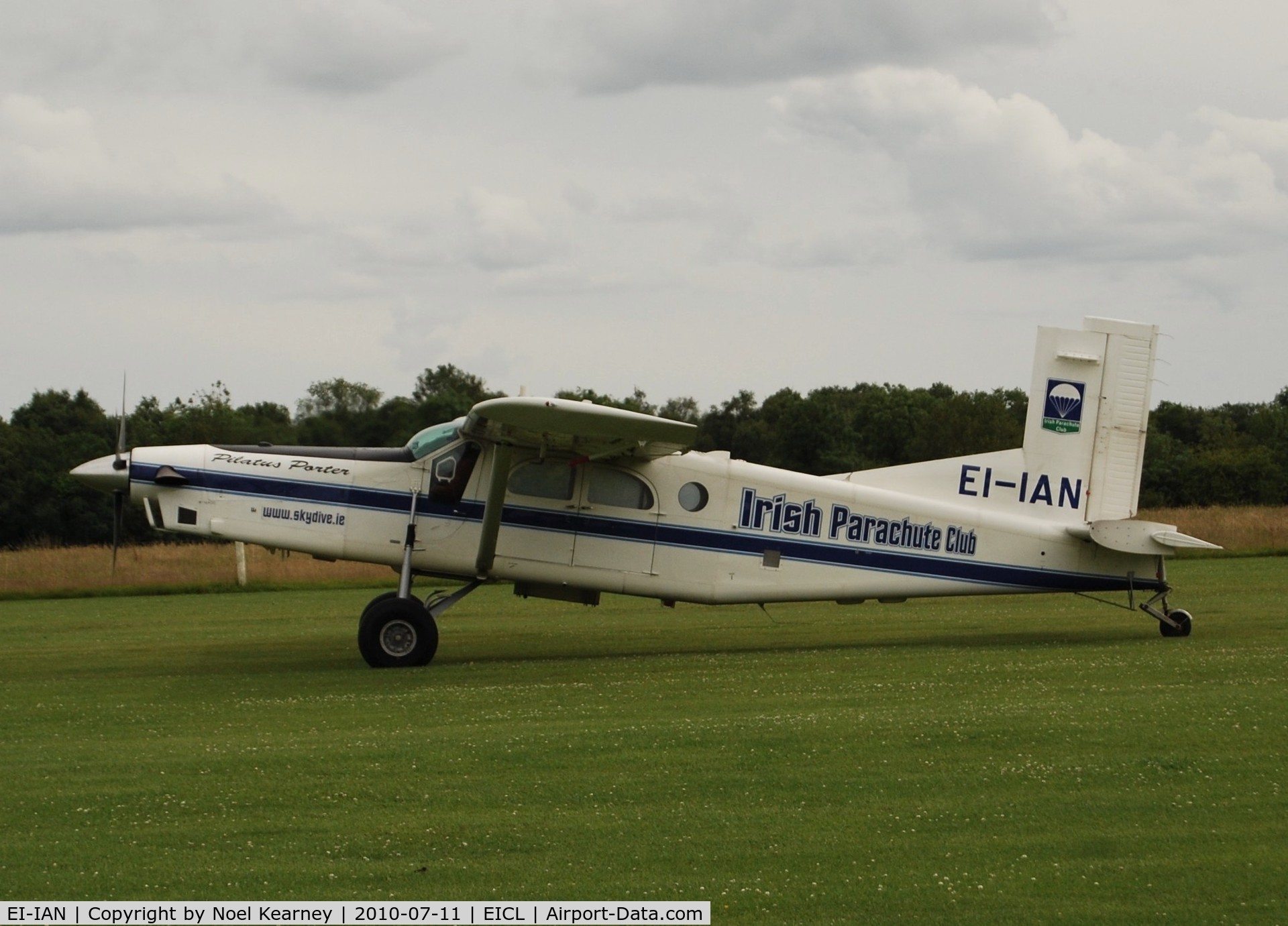 EI-IAN, Pilatus PC-6/B2-H4 Turbo Porter C/N 810, Tax-ing back after dropping off a few passengers - at 8,000ft.